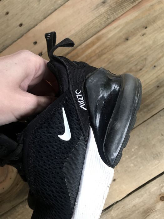 Кросівки Nike 270