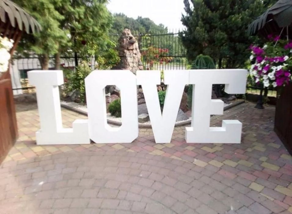 Букви Love на весілля, фотосесію прокат та продаж