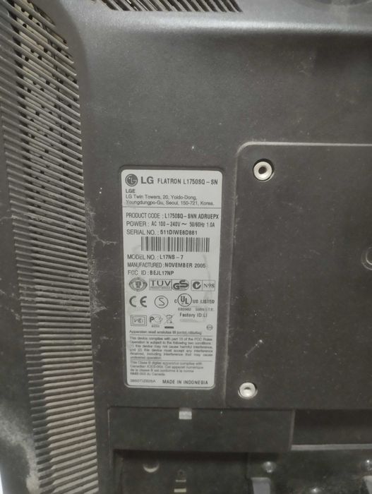 Монитор LG Flatron L1750SQ