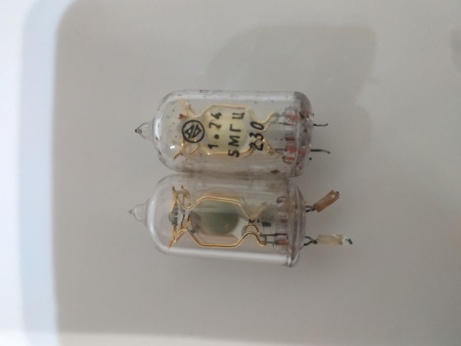 Радіодеталі.Кварцовий резонатор