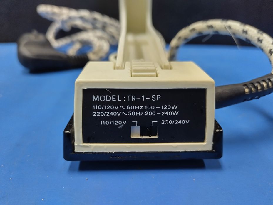 Ferro de engomar de viagem (CIRO)