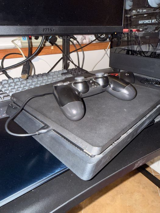 Play Station 4 slim 1tb