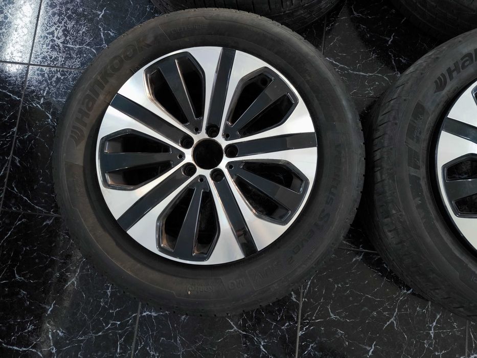 Jantes 18" Mercedes-Benz com pneus