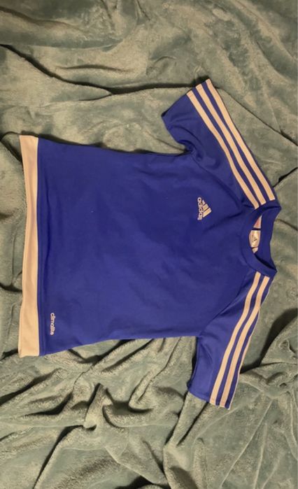 Koszulka adidas.
