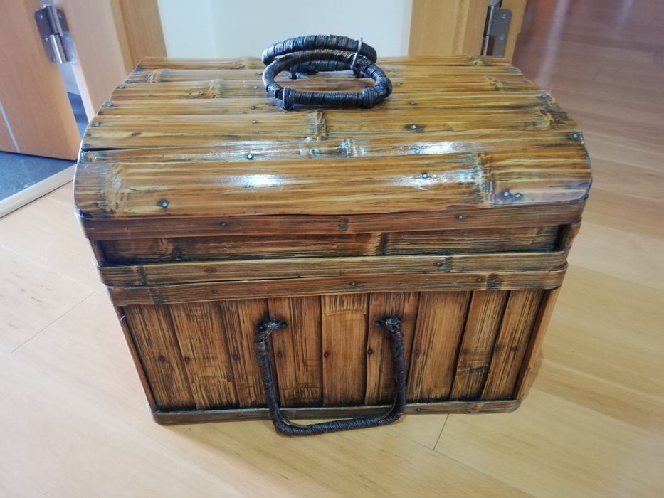 Baú/arca em bambu