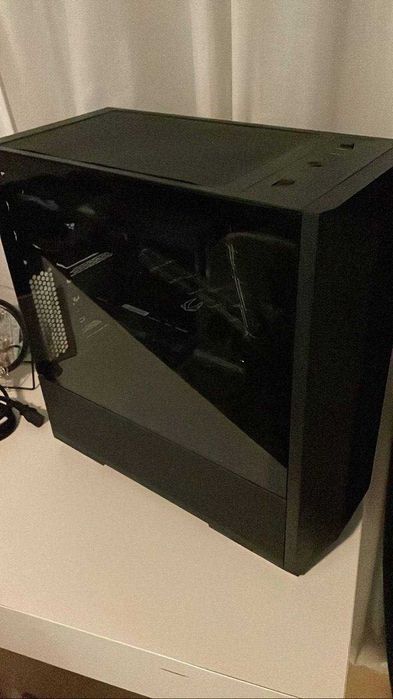 Vendo um pc de secretária potente, RTX3090, AMD Ryzen 9 5900x, 64Gb.