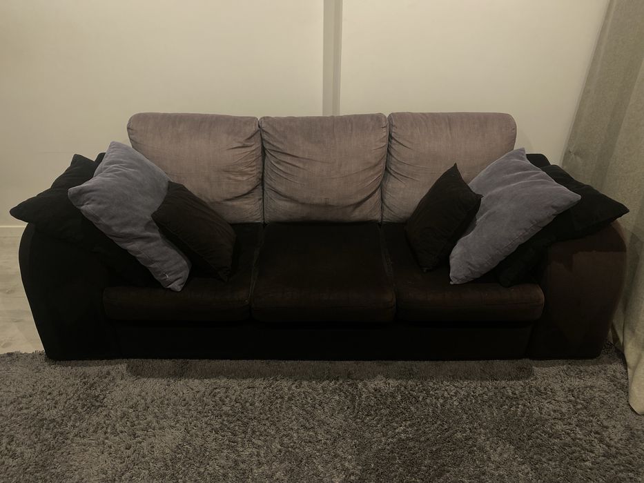 Sofá Preto 3 lugares + Puff