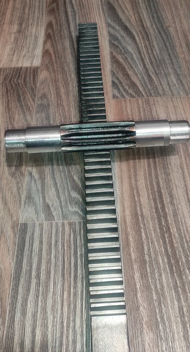 В наявності! Рейка до дровокола та вал шестернi, комплект!