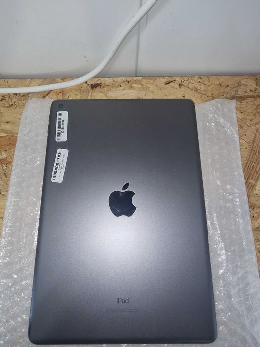 Apple iPad 10.2 (2020)