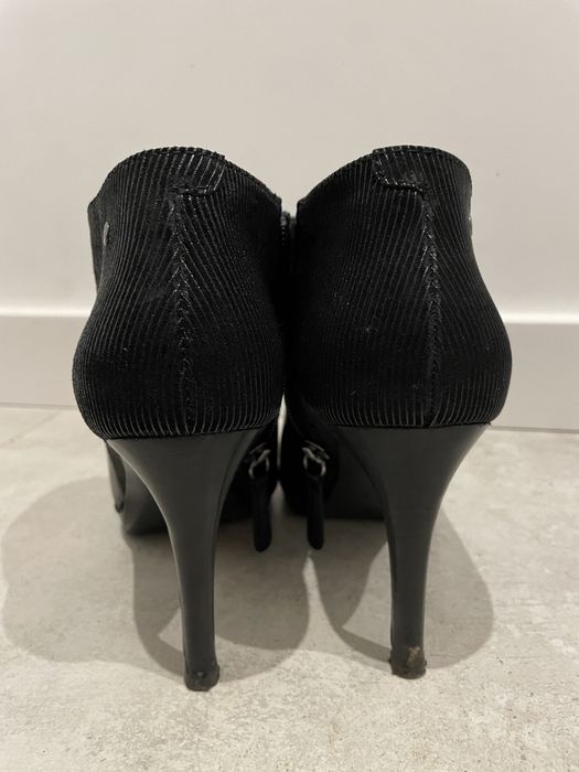 Botki skorzane buty na szpilce Tommy Hilfiger r.39 czarne stan idealny