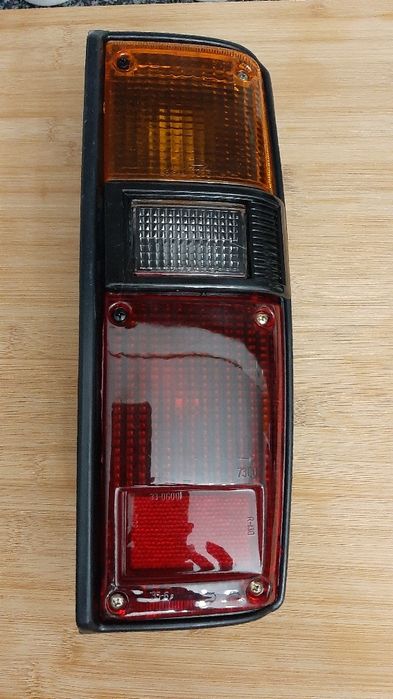 Farolim Toyota Hilux