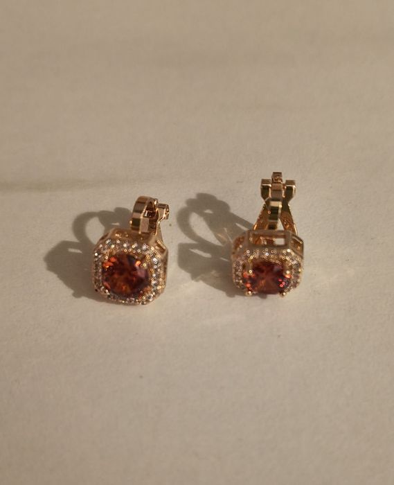 Klipsy złote z kamieniami