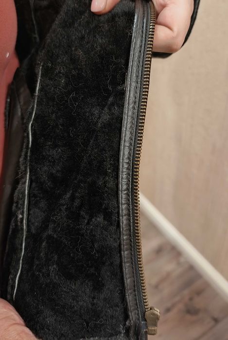 Стильная кожаная дублёнка, в идеальном состоянии, почти не носила.