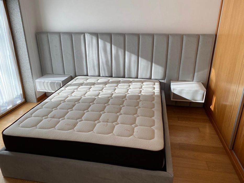 Cama estofada com 2 anos