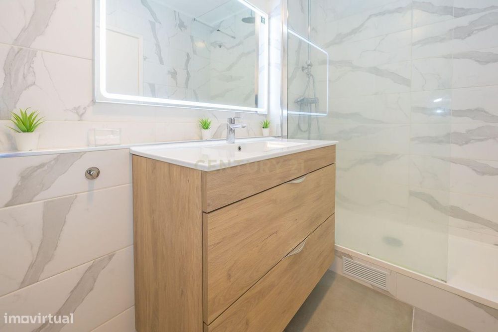 Apartamento T2 Totalmente Remodelado, Jardins do Sado, Setúbal