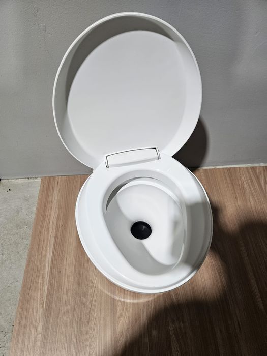 Toaleta Thetford c223s obrotowa