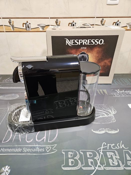 Máquina de café Nespresso citz preta nova com 3 anos de garantia