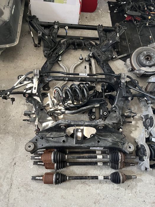 Ходова частина Підвіска tesla model 3