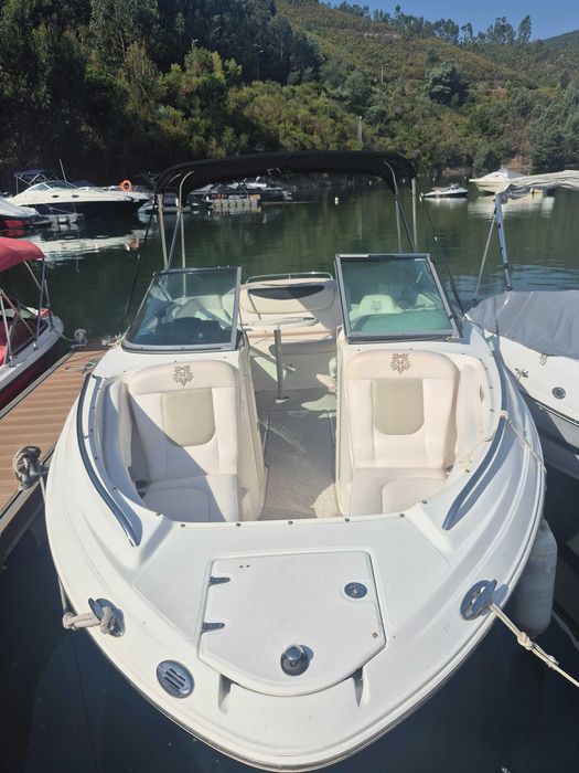 Barco Chaparral 236 SSX V8 300 HP