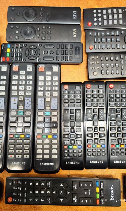 Користовані пульти для телевізорів