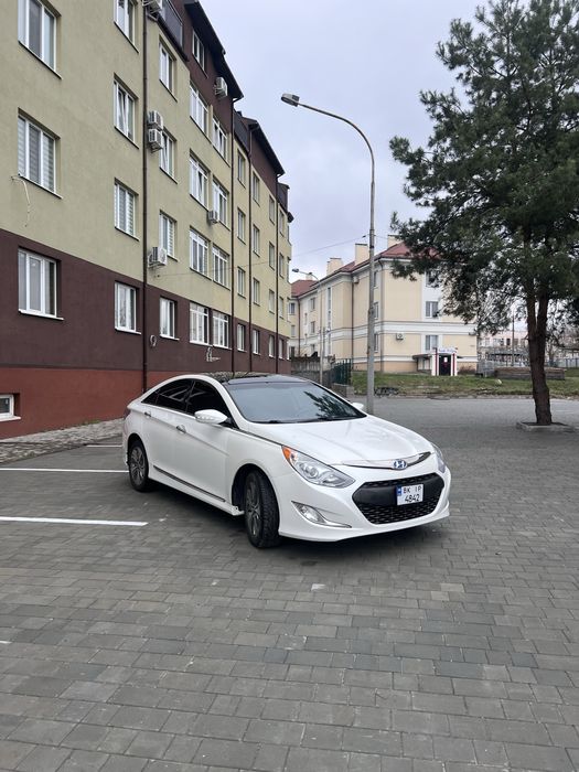 Hyundai Sonata гібрид