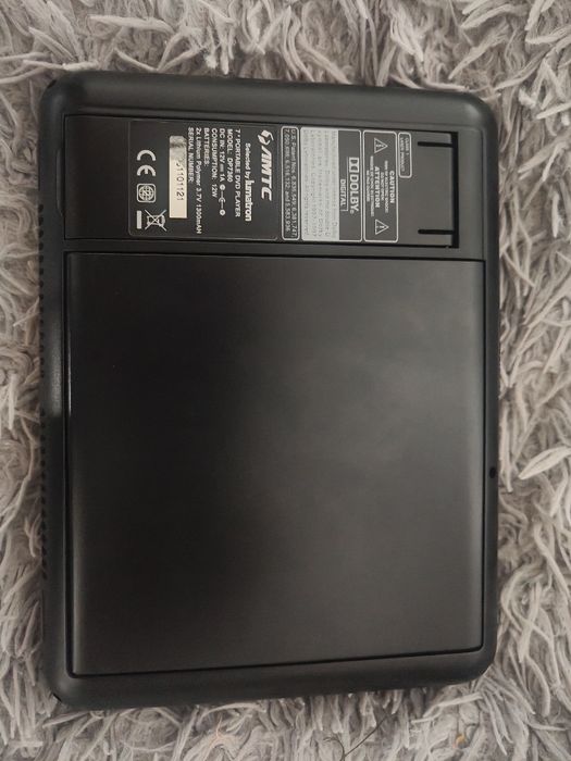 Samochodowy odtwarzacz 7" DVD firmy DOLBY