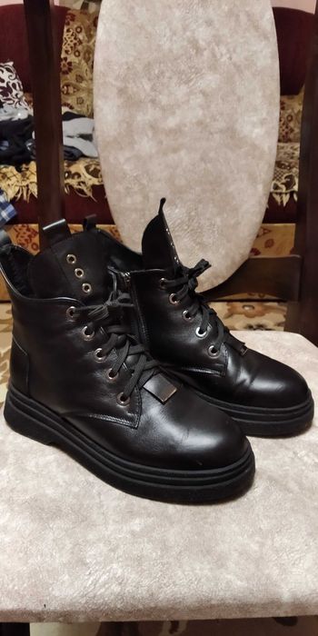 Жіночі черевики зимові