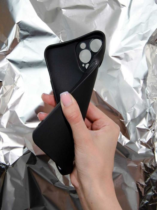 Класичний чорний силіконовий чохол з захистом камери iPhone 13 Pro Max