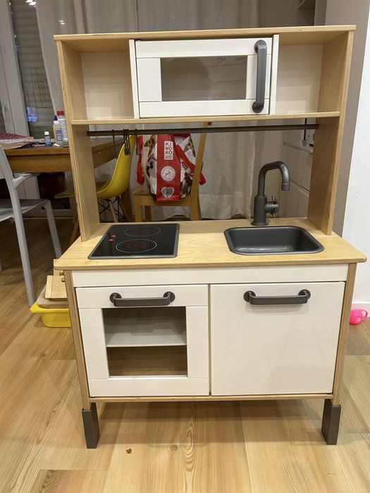Cozinha de brincar e alguns acessorios