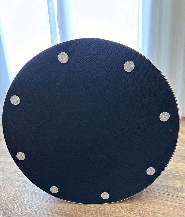 Vende se Banqueta/Puf em tons pérola e dourado 69x44 como novo !