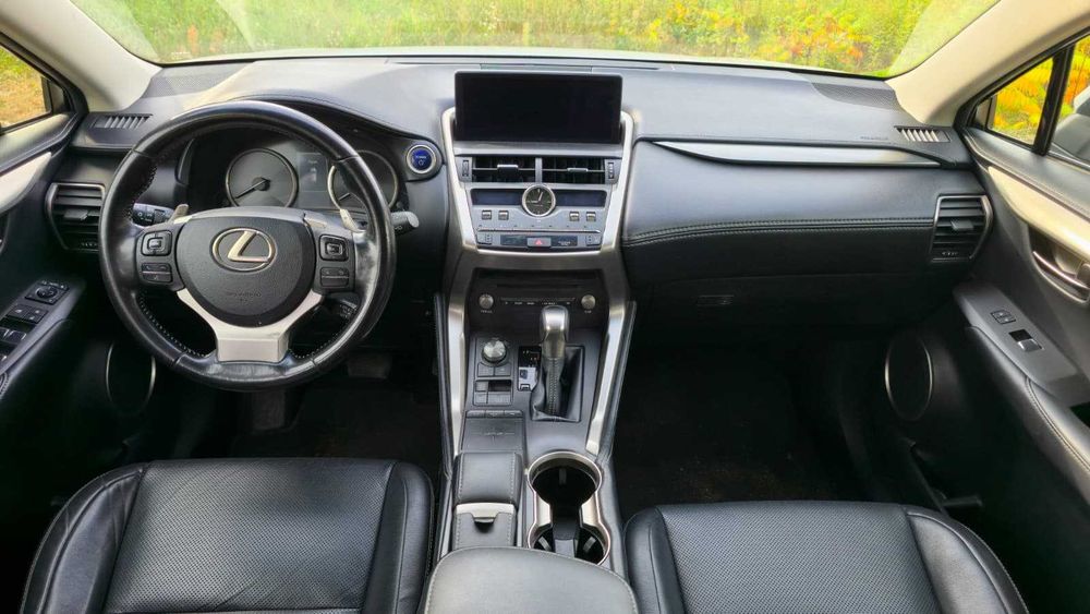 Lexus NX 300h Salon PL
