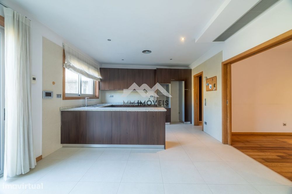 Moradia T4 | Jardim | Garagem | Amial | Porto