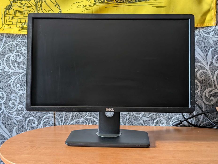 Dell UltraSharp U2312HMt під відновлення / на запчастини
