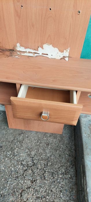 Продам поличку у нормальному стані