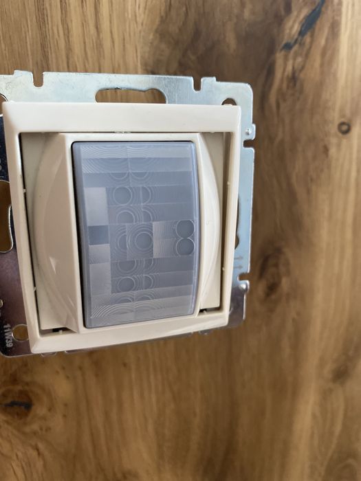 Valena czujnik ruchu 320W krem