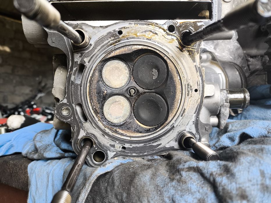 Suzuki sv 650 Głowica 2004