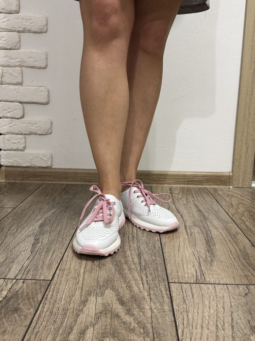 Кросівки білі натуральна італійська шкіра мягенька розмір 36