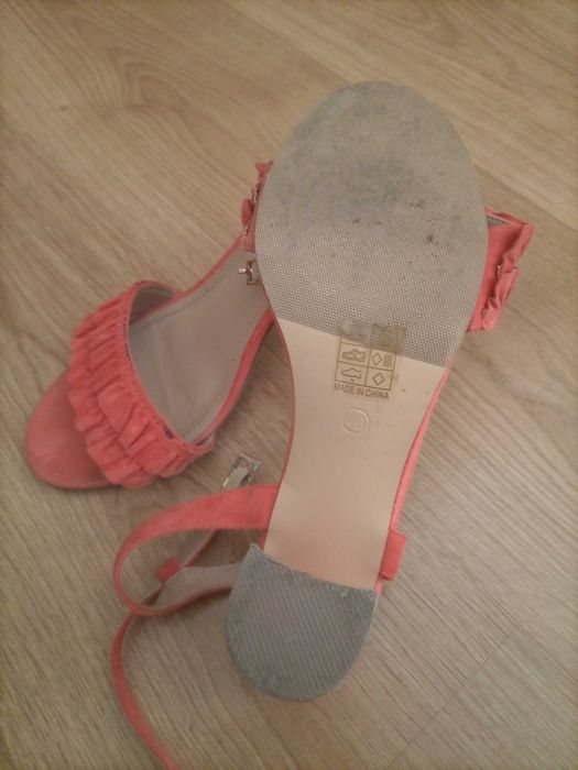 Vendo sandália de Sra de salto alto Seaside n°40