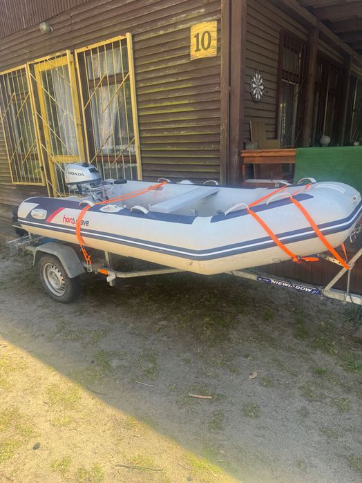 Ponton Honda wraz z przyczepa I silnikiem