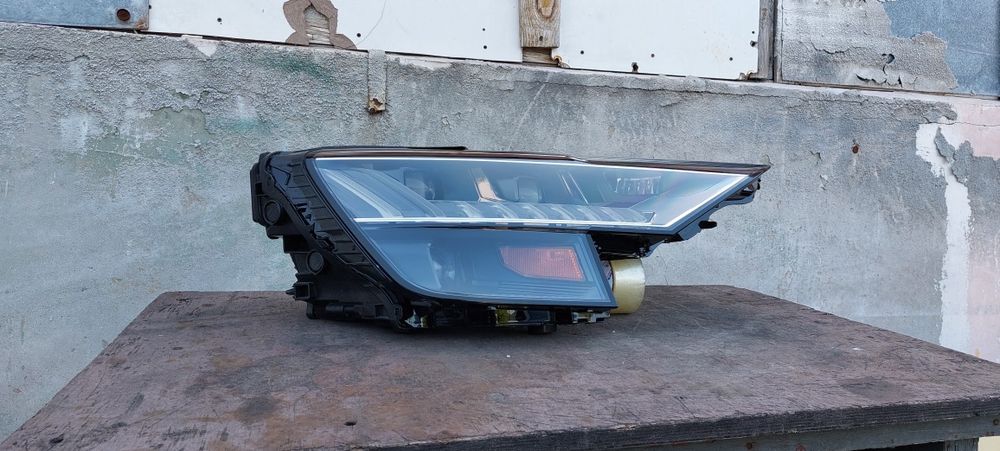 Фара Audi Q8 Matrix LED SQ8 RSQ8 правая лед права ауди ку8