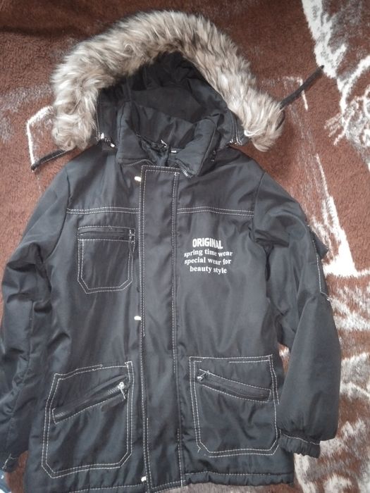 Безкоштовно віддам демісезоні куртки для хлопців