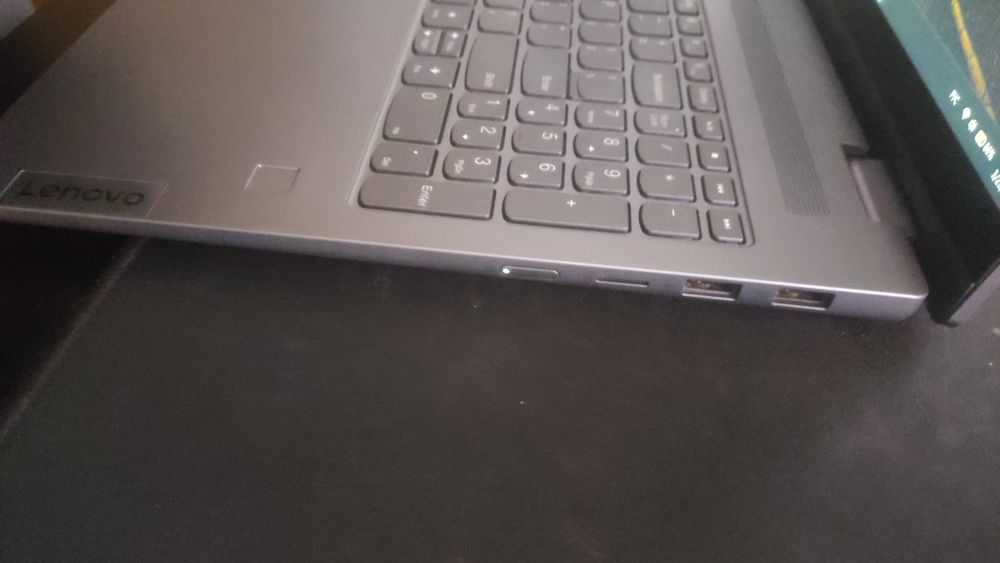 Lenovo ideapad slim 5 2in1 16ahp9 Ryzen 7 8845hs 780m 16gb ddr5