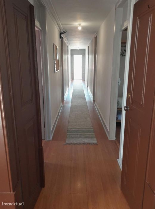 Quarto - localizado em Baixa de Santa Clara Coimbra