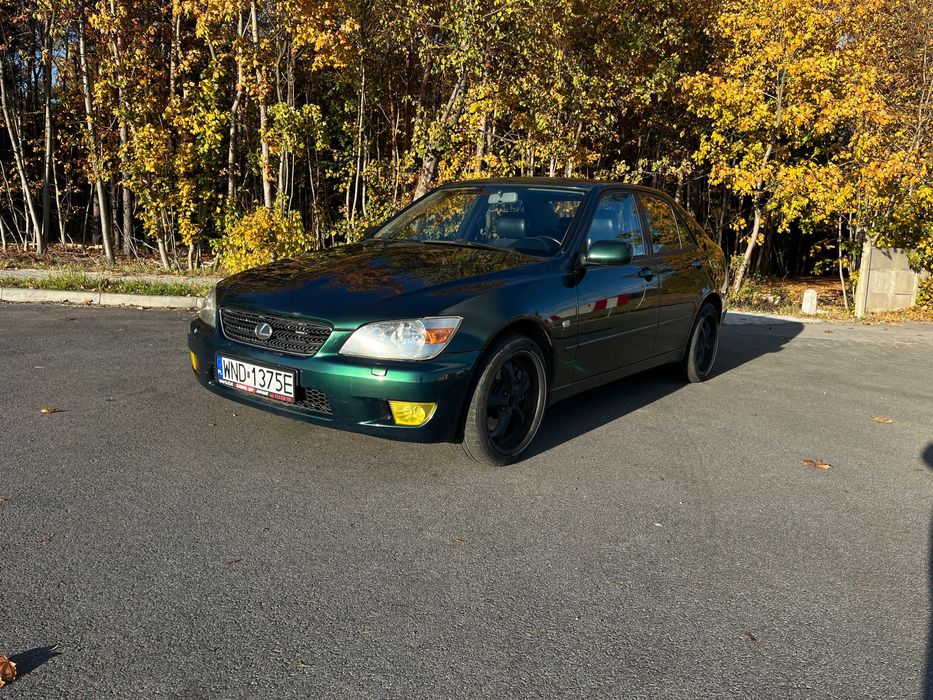Lexus IS200
