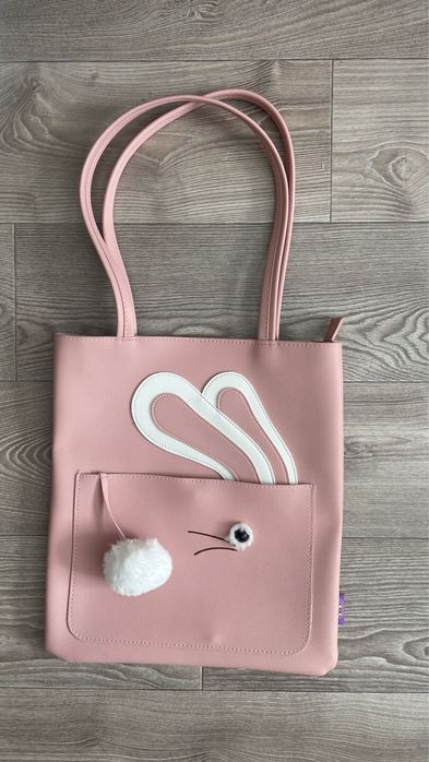 Яскрава сумка для дівчини