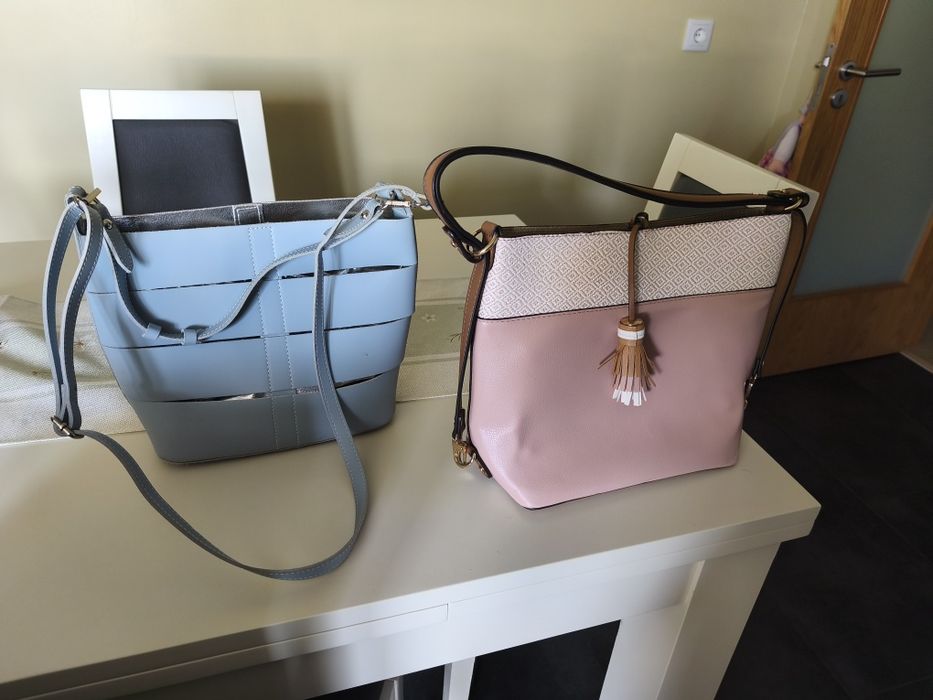 2 Malas de senhora usadas 1 vez.

preço das 2 malas 30€

recolha em sa