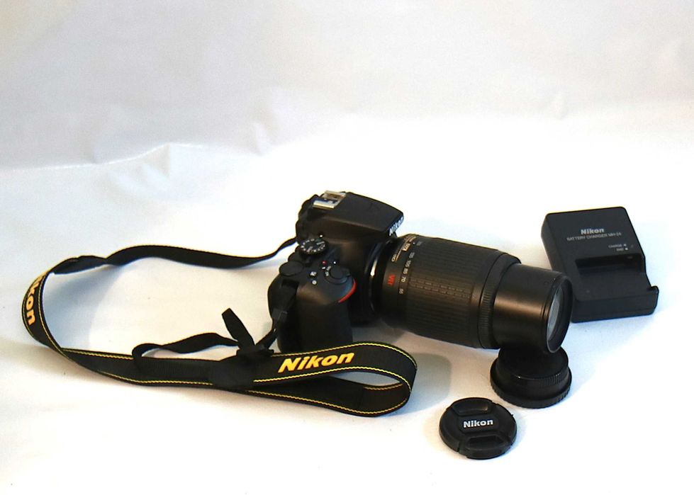 Nikon D3500 com Nikon 55-200mm VR máquina fotográfica digital reflex