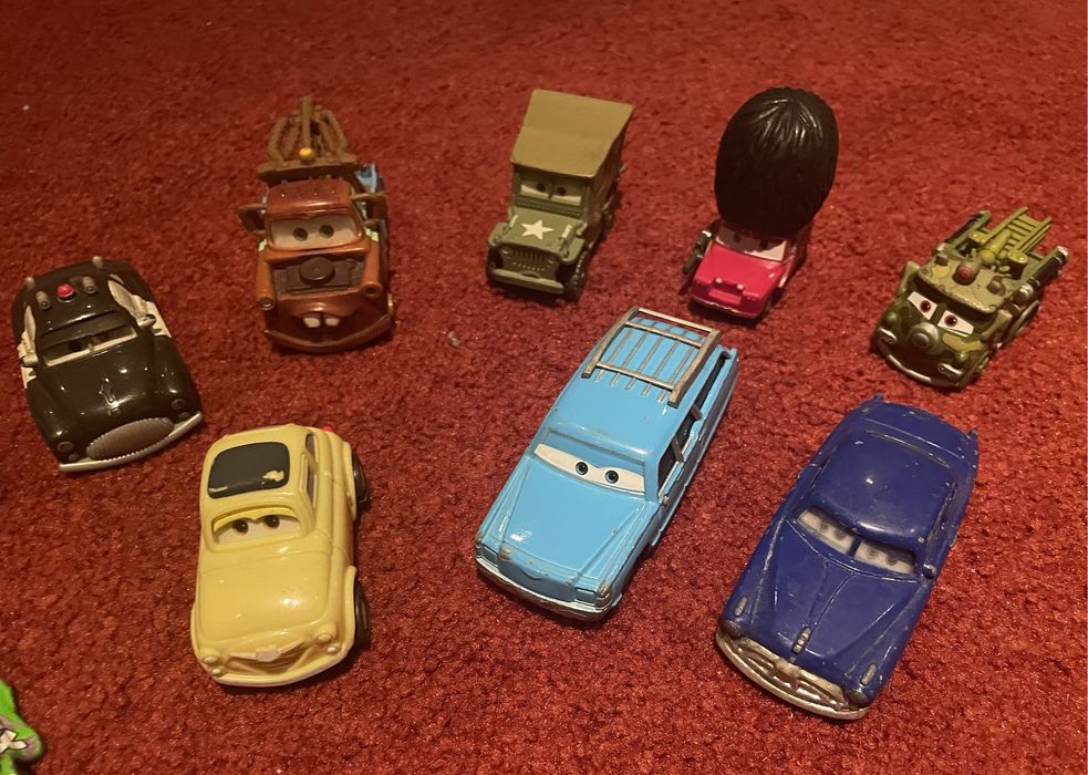 Carros da coleção Faisca McQueen