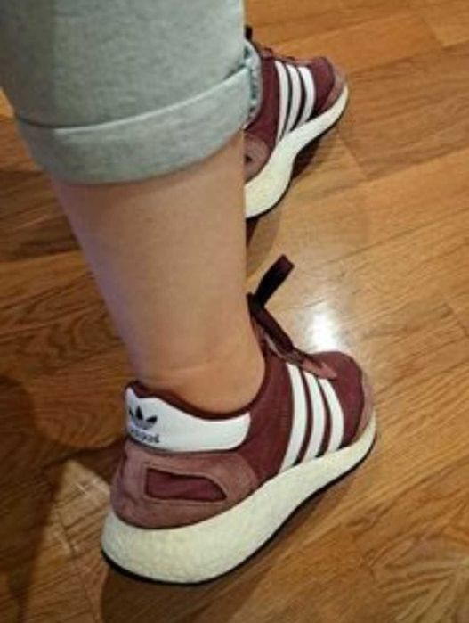 Ténis Adidas iniki