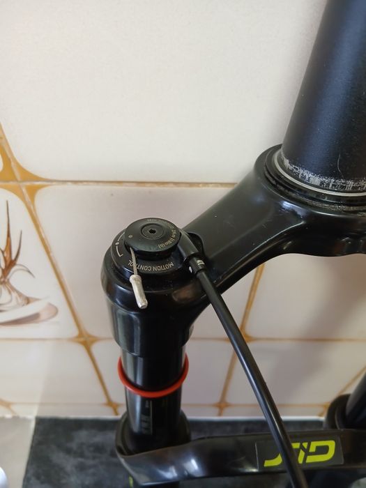 Suspensão rockshox